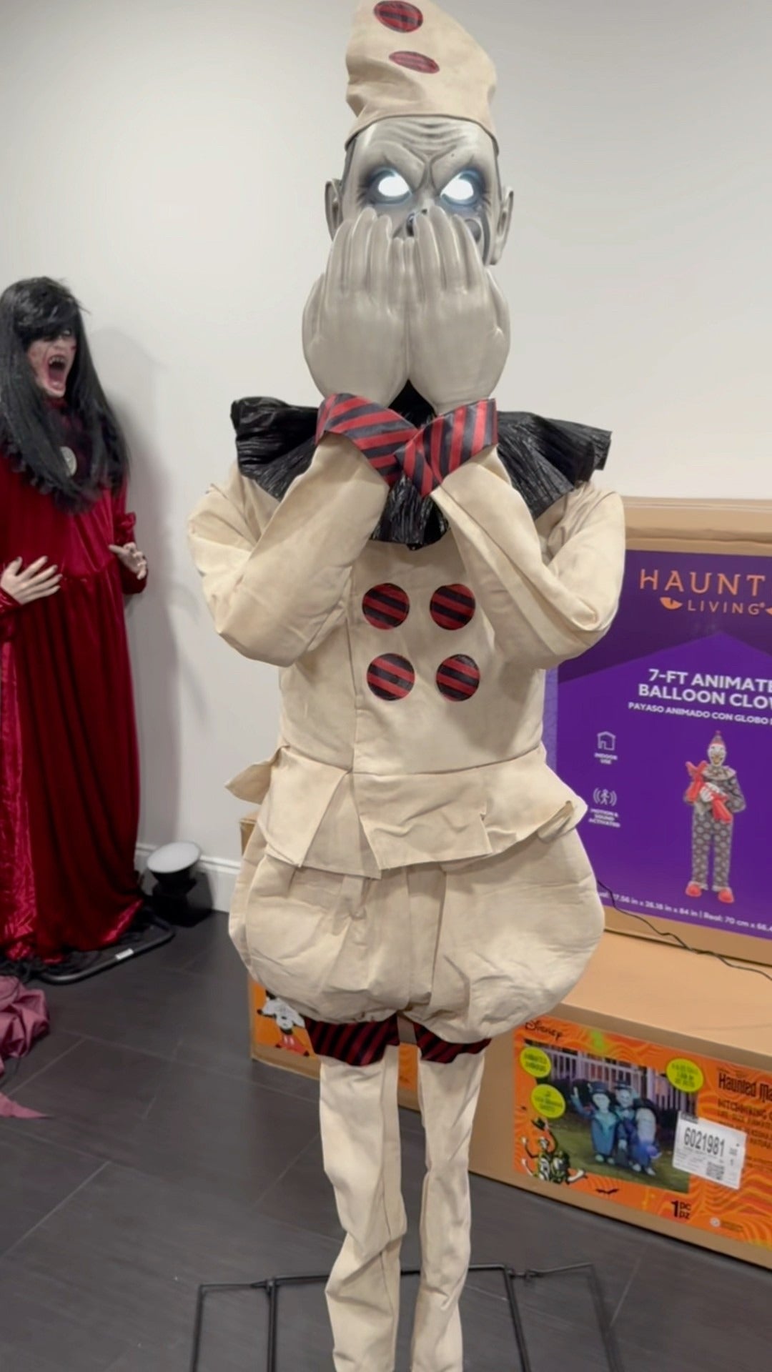 🎃5.5 Ft ANIMATED PEEK-A-BOO CLOWN Halloween Prop HAUNTED HOUSE